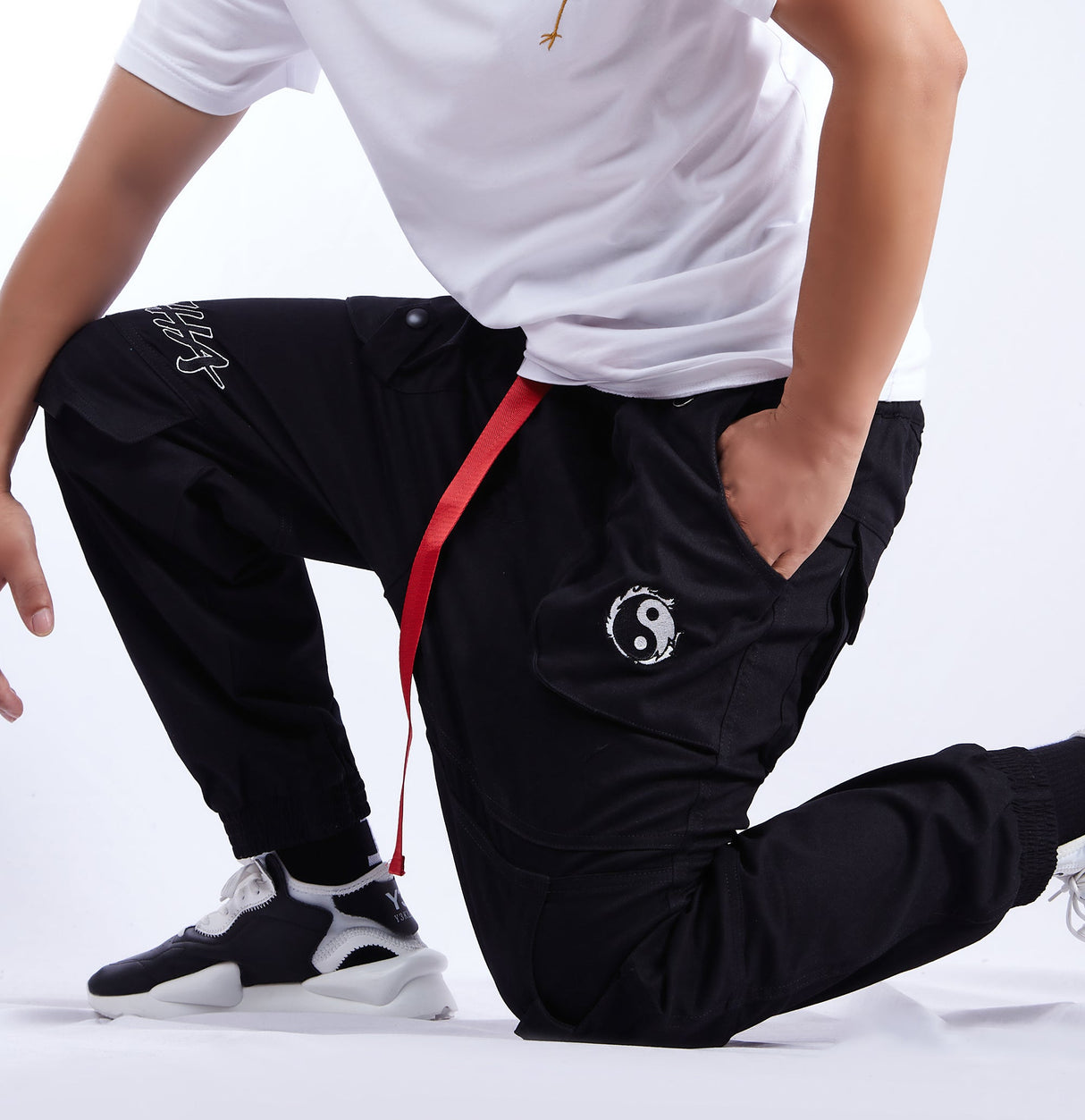 IBP332 Yin Yang Black Cargo Pants from Niepce Inc