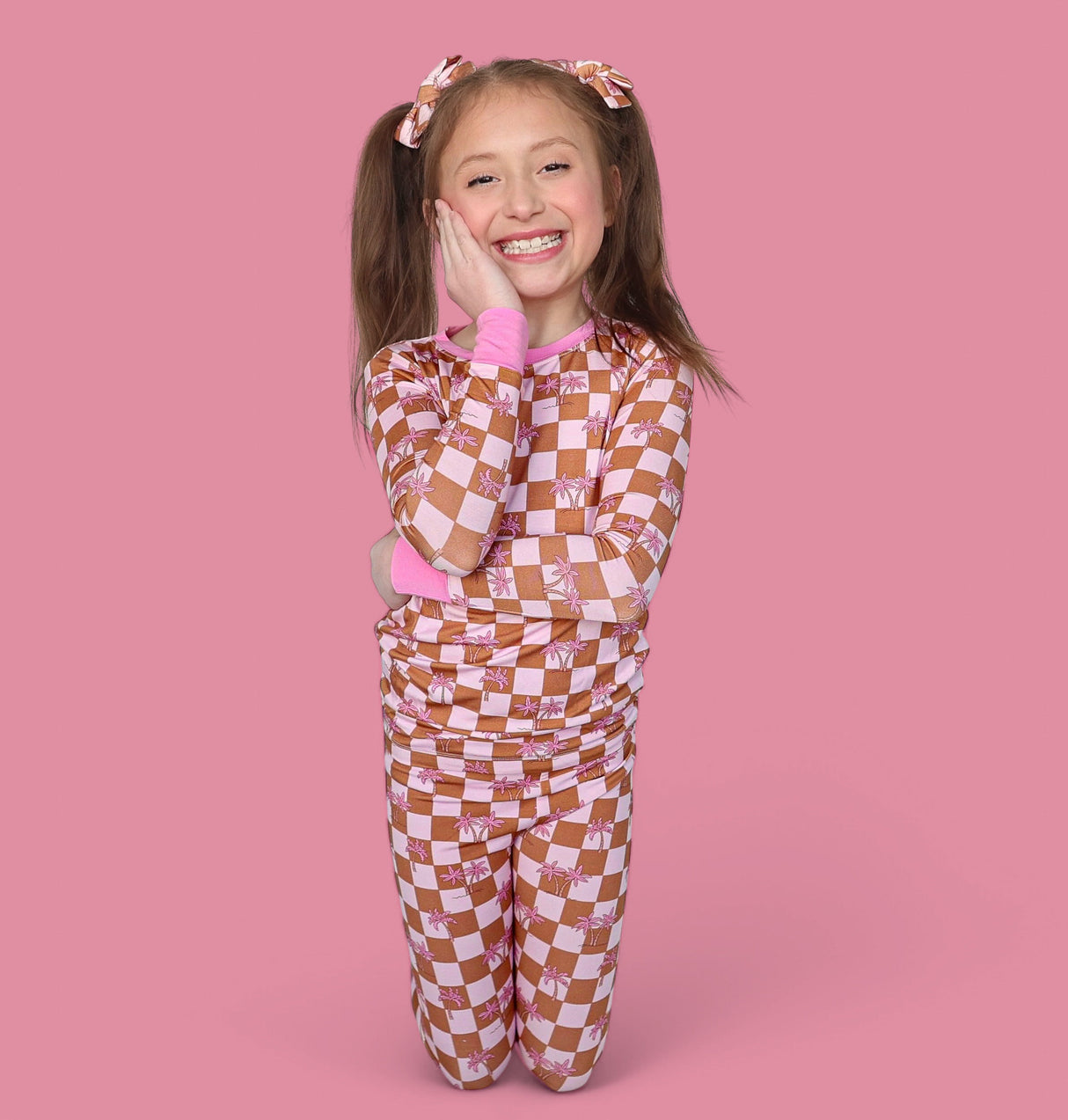 EXCLUSIVE SUNSET BEACH CHECKERS DREAM SET from DREAM BIG LITTLE CO