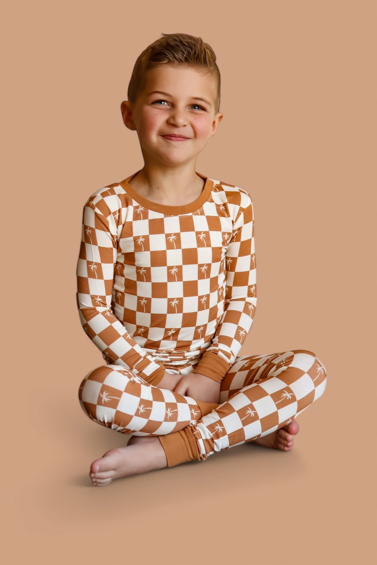 EXCLUSIVE SANDY BEACH CHECKERS DREAM SET from DREAM BIG LITTLE CO