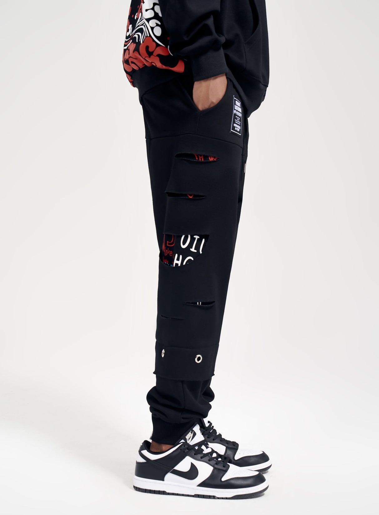 Brave Heart Jogger Pants  From Niepce Inc