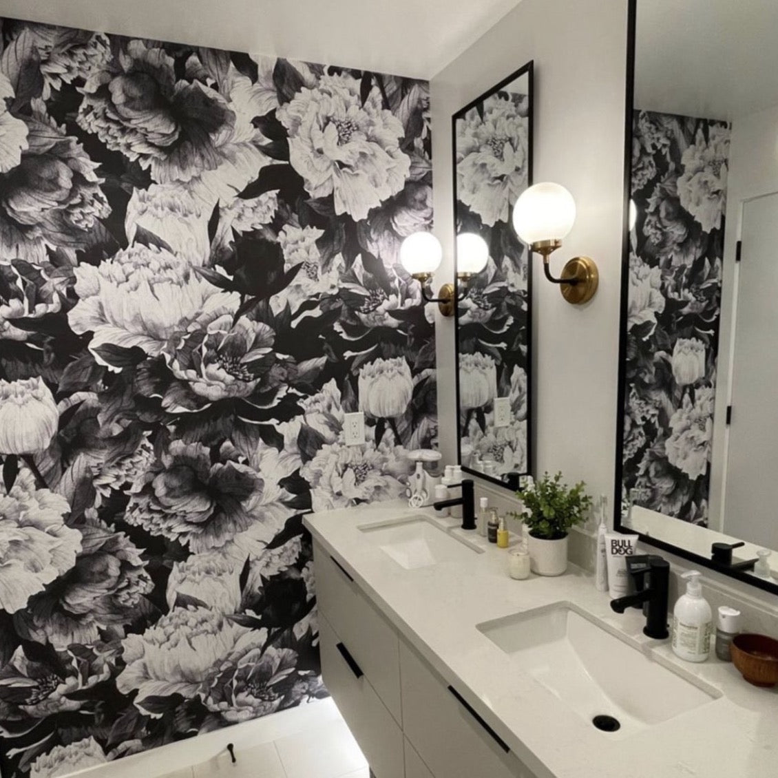 Avril Wallpaper from Loomwell Home Goods