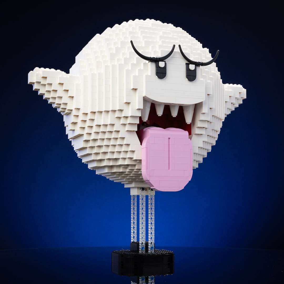 Life-Sized Angry Ghost from Bricker Builds