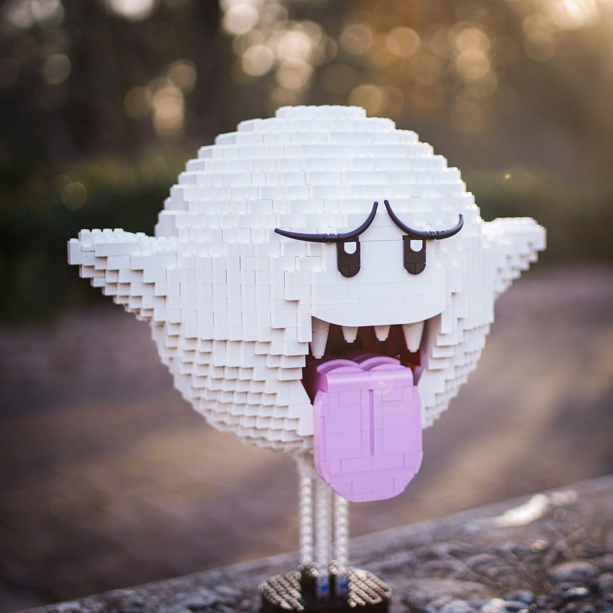 Life-Sized Angry Ghost from Bricker Builds