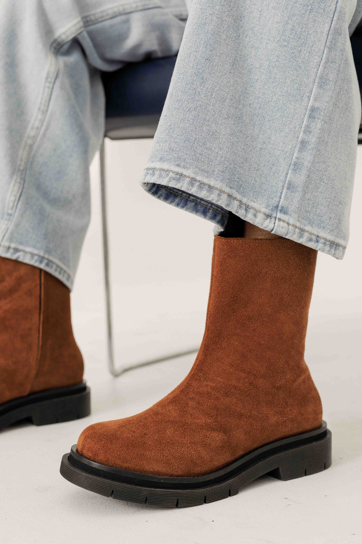 Arlo Lugsole Chelsea Boots From Rotunda