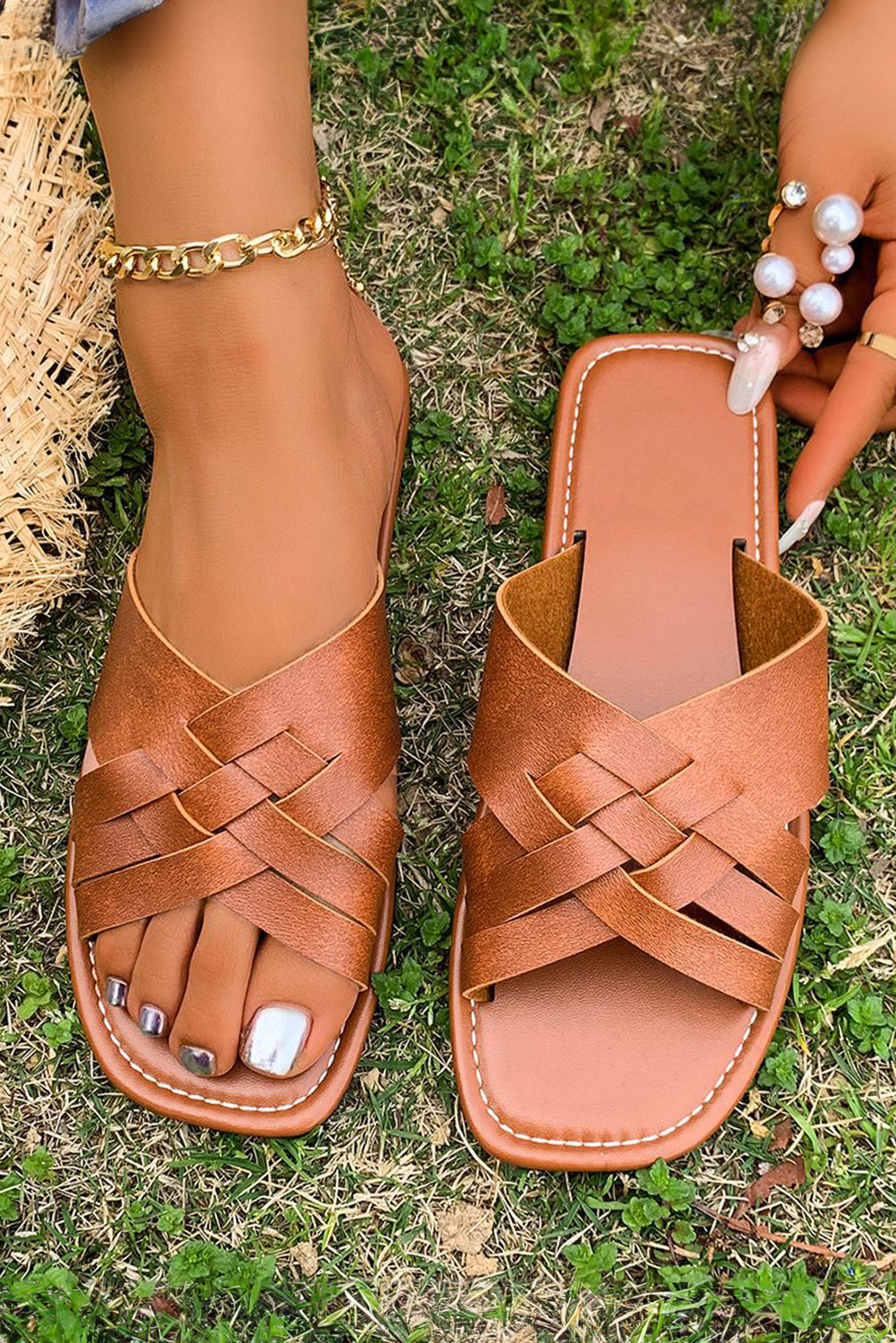 Ana Crossed Woven Flat Slippers from Threaded Pear