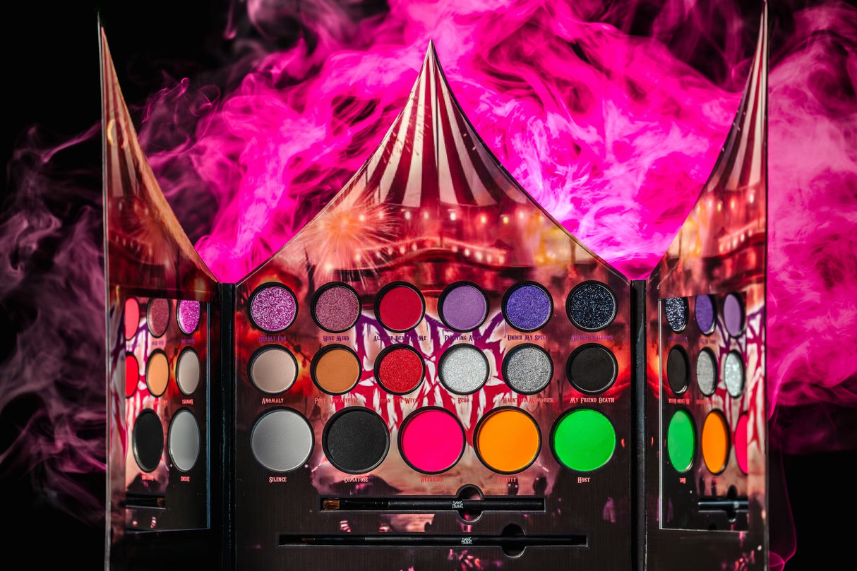 Dark Divine Artistry Palette from Curst kosmetics