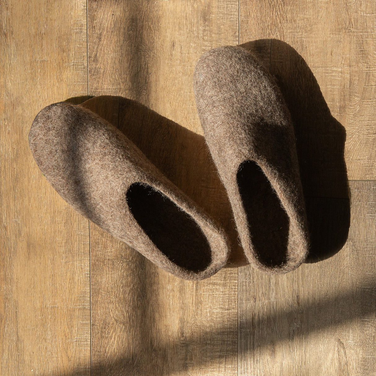 Earth Brown | Mens Organic Merino Wool Slippers from Fuzzy Cove