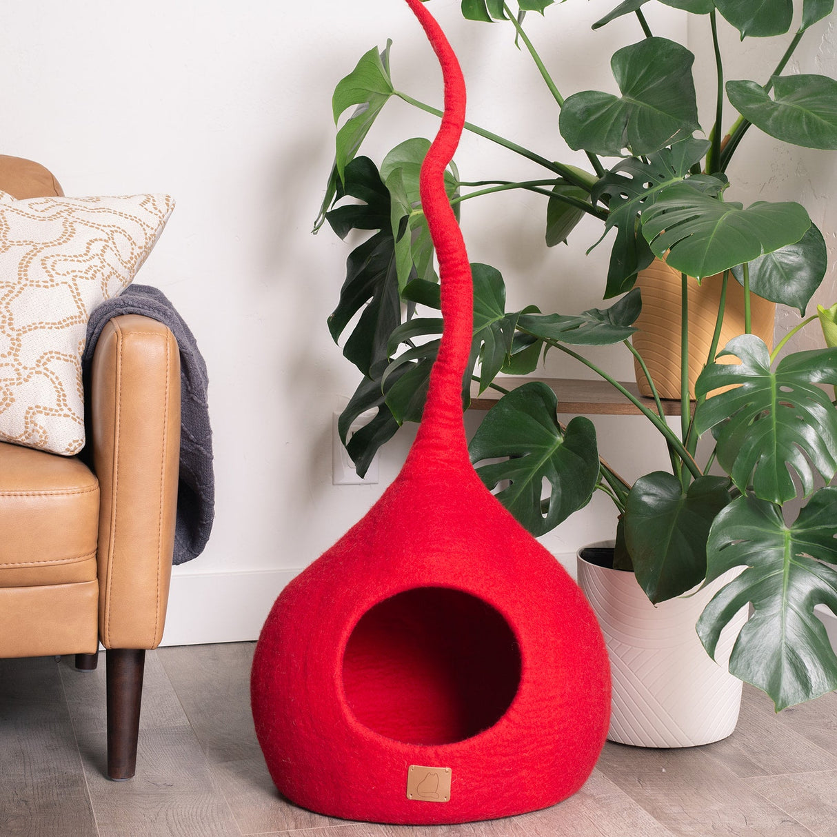 Chili Red | Tail Style Cave from Fuzzy Cove