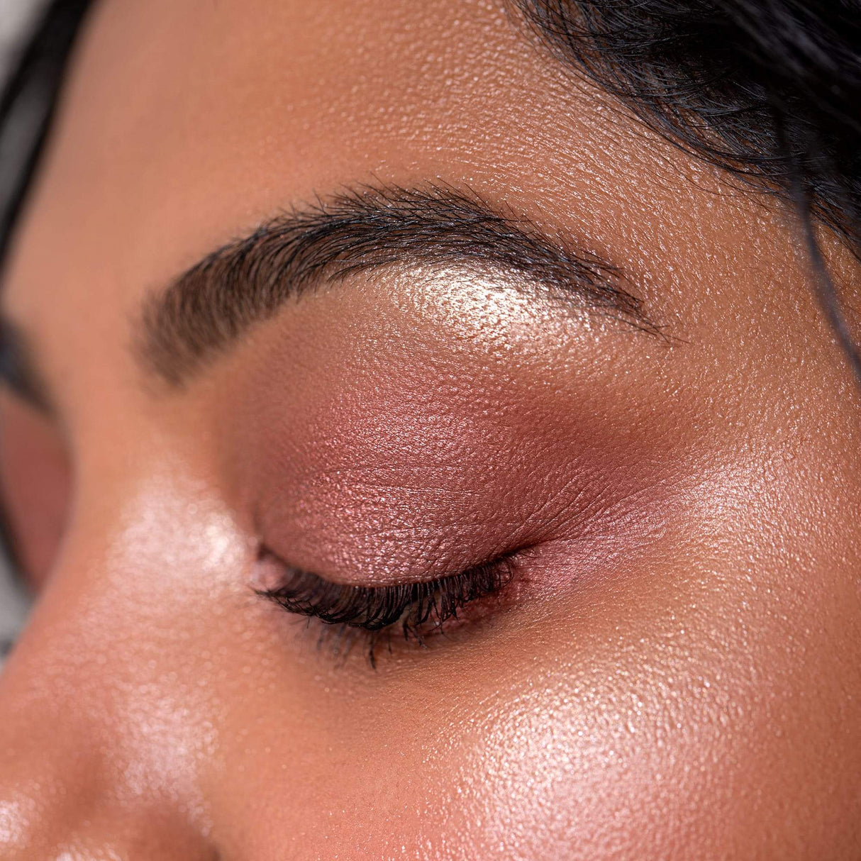 chella + velabeauty blushing rose eyeshadow palette from Chella
