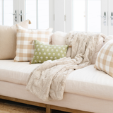 PATTERNED FAUX FUR THROW BLANKETS From Saranoni