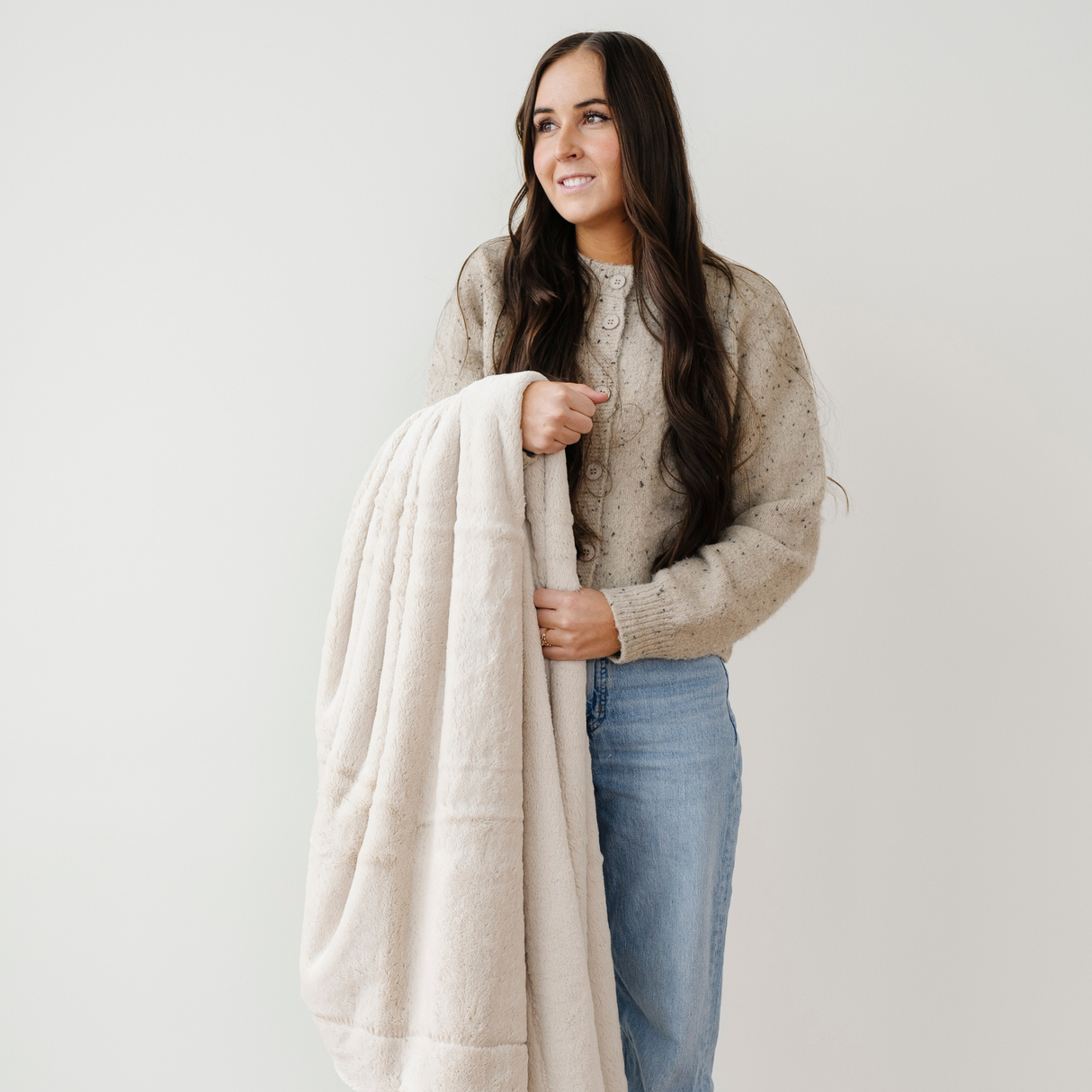 LUSH THROW BLANKETS From Saranoni
