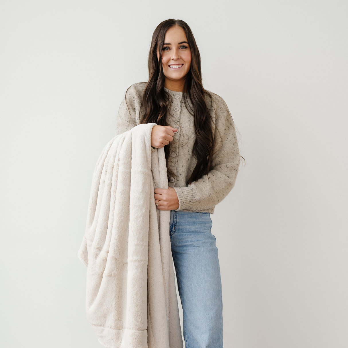 LUSH THROW BLANKETS From Saranoni