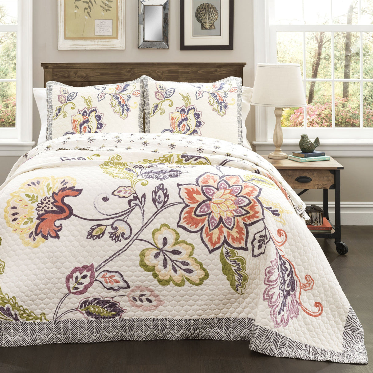 Aster Quilt 3 Piece Set from LushDecor