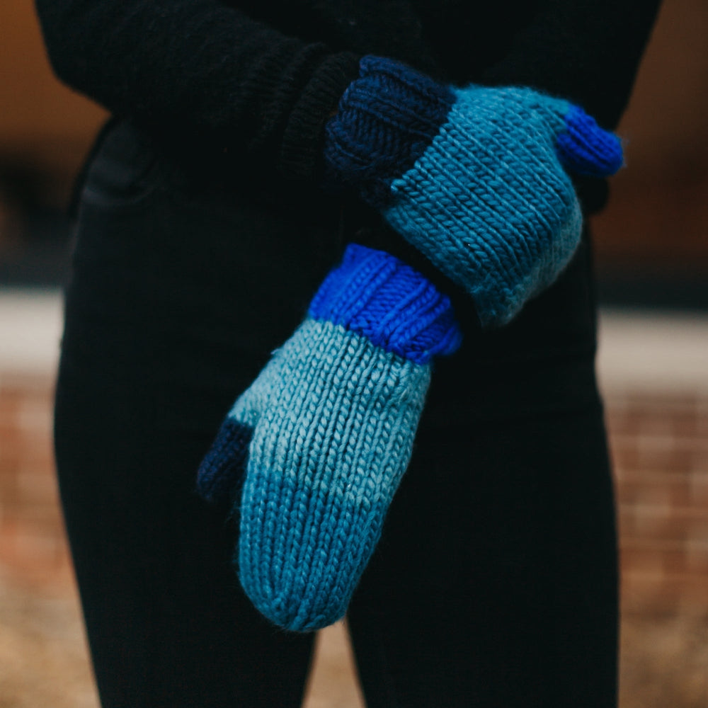 CURE Mittens (Blue) from Pretty Simple