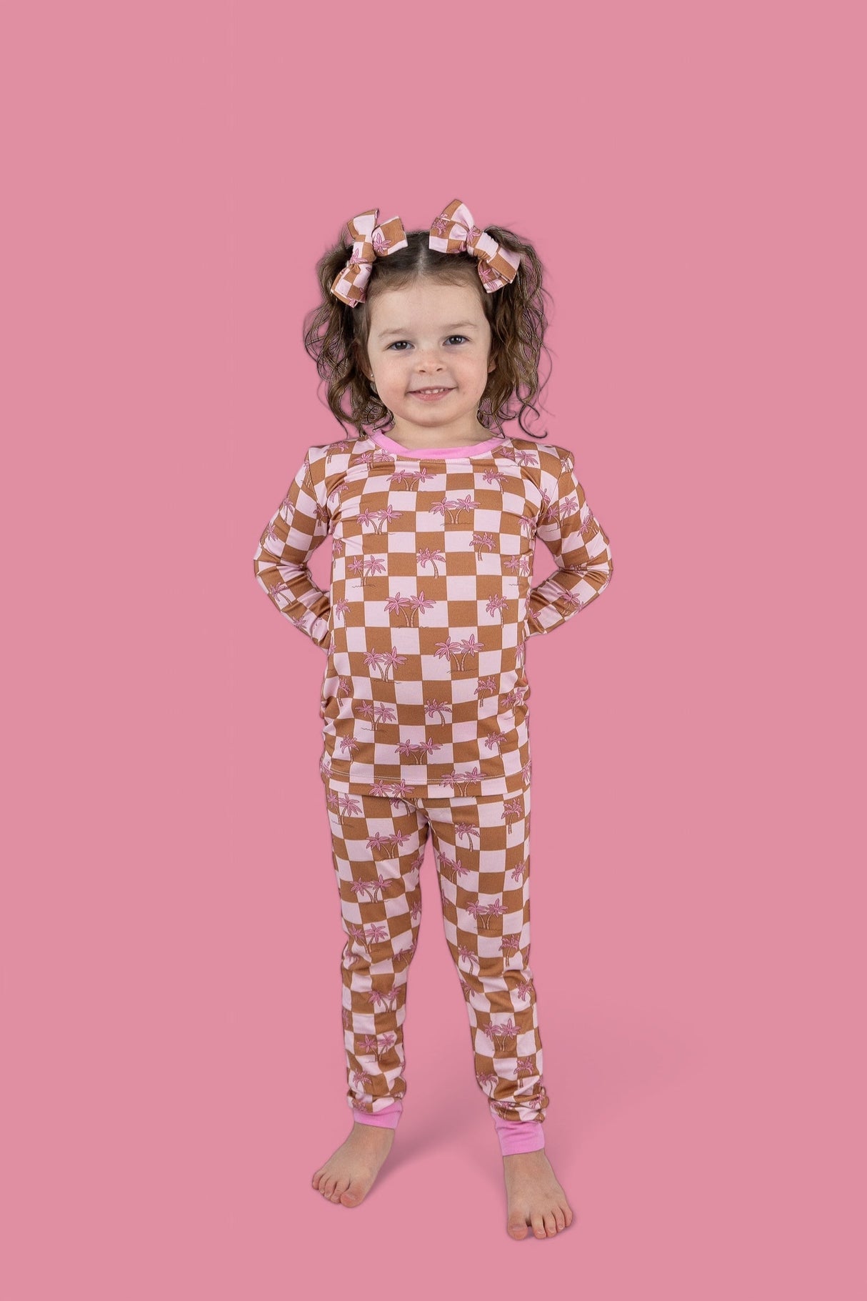 EXCLUSIVE SUNSET BEACH CHECKERS DREAM SET from DREAM BIG LITTLE CO