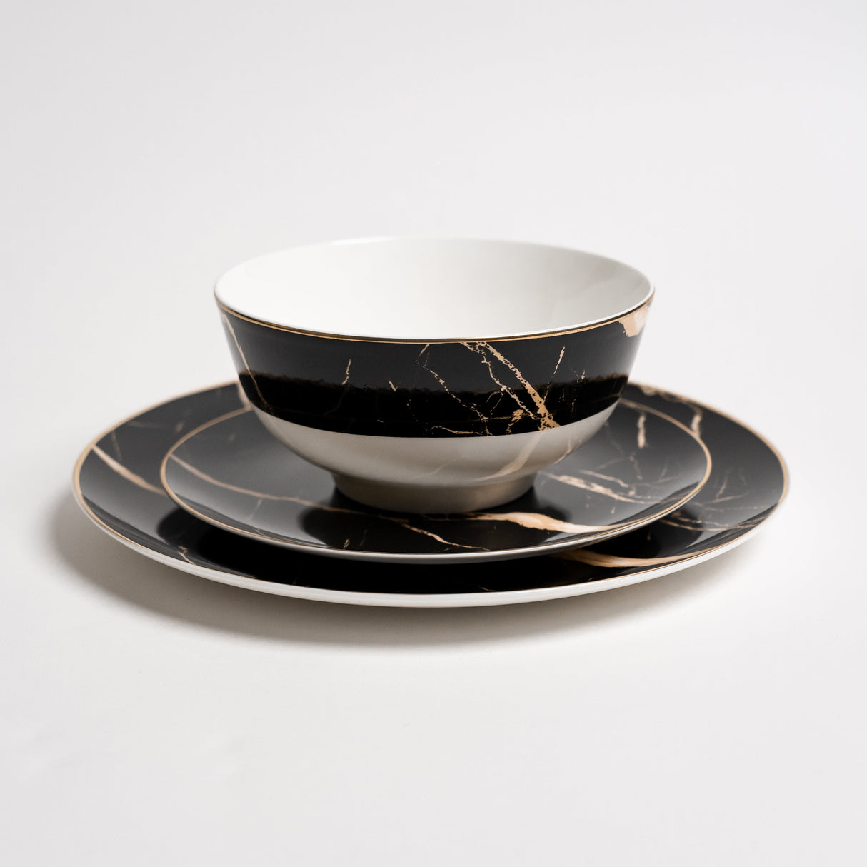 Ozarke's Libra Black Marble Plate Set from Ozarké