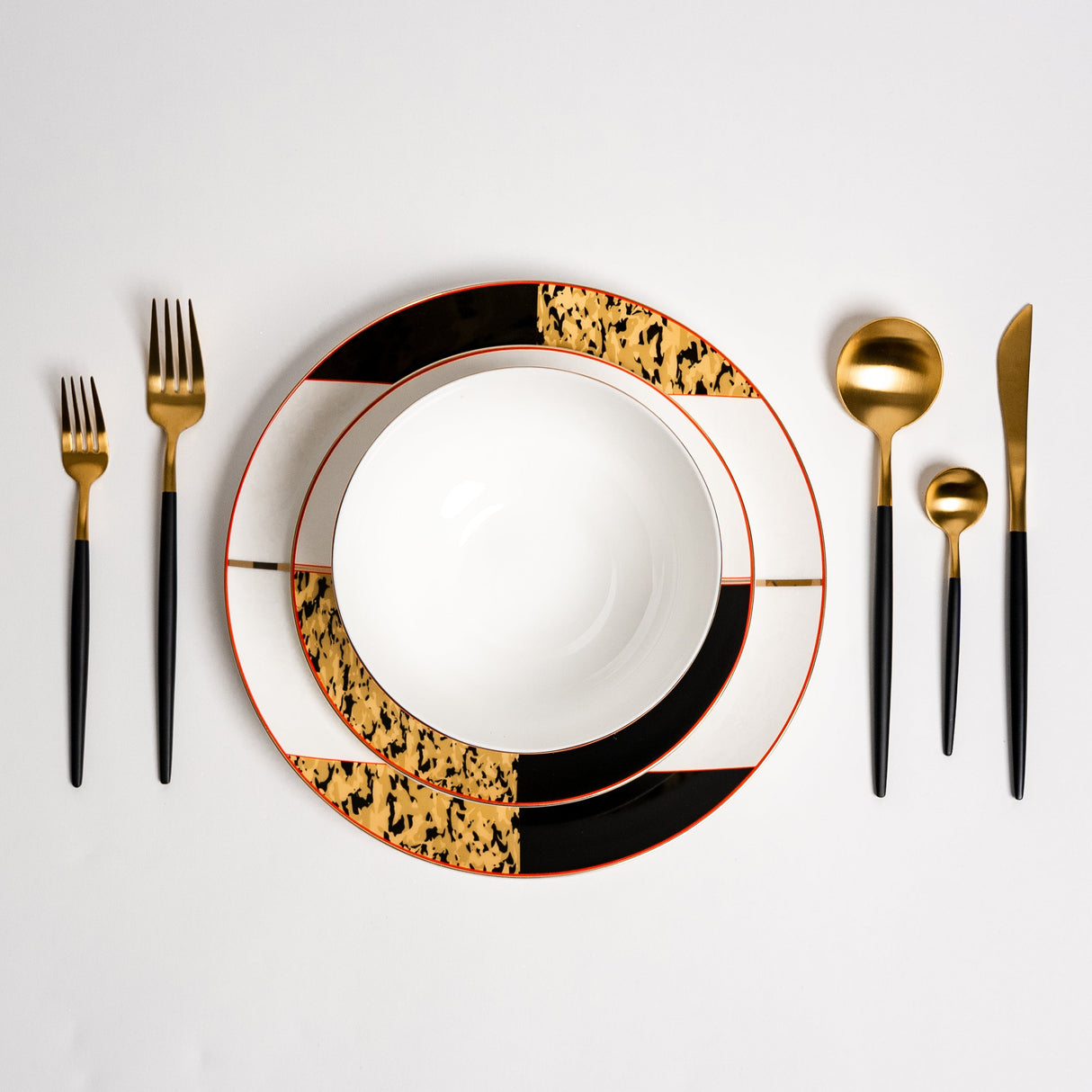 Tigress Golden Plates Set from Ozarké