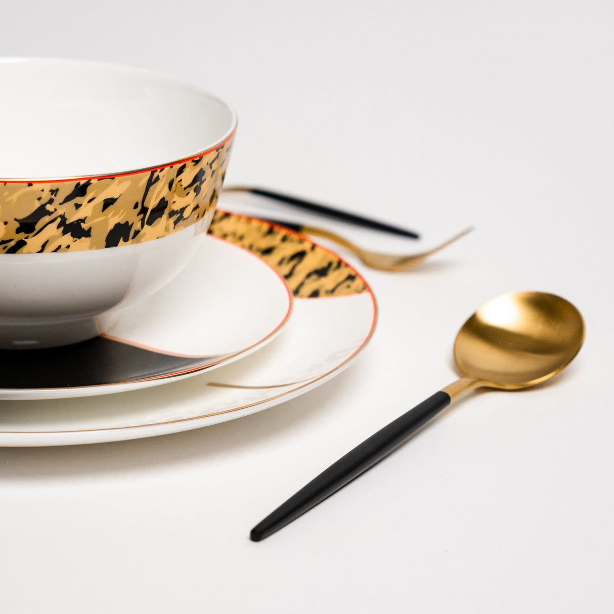 Tigress Golden Plates Set from Ozarké