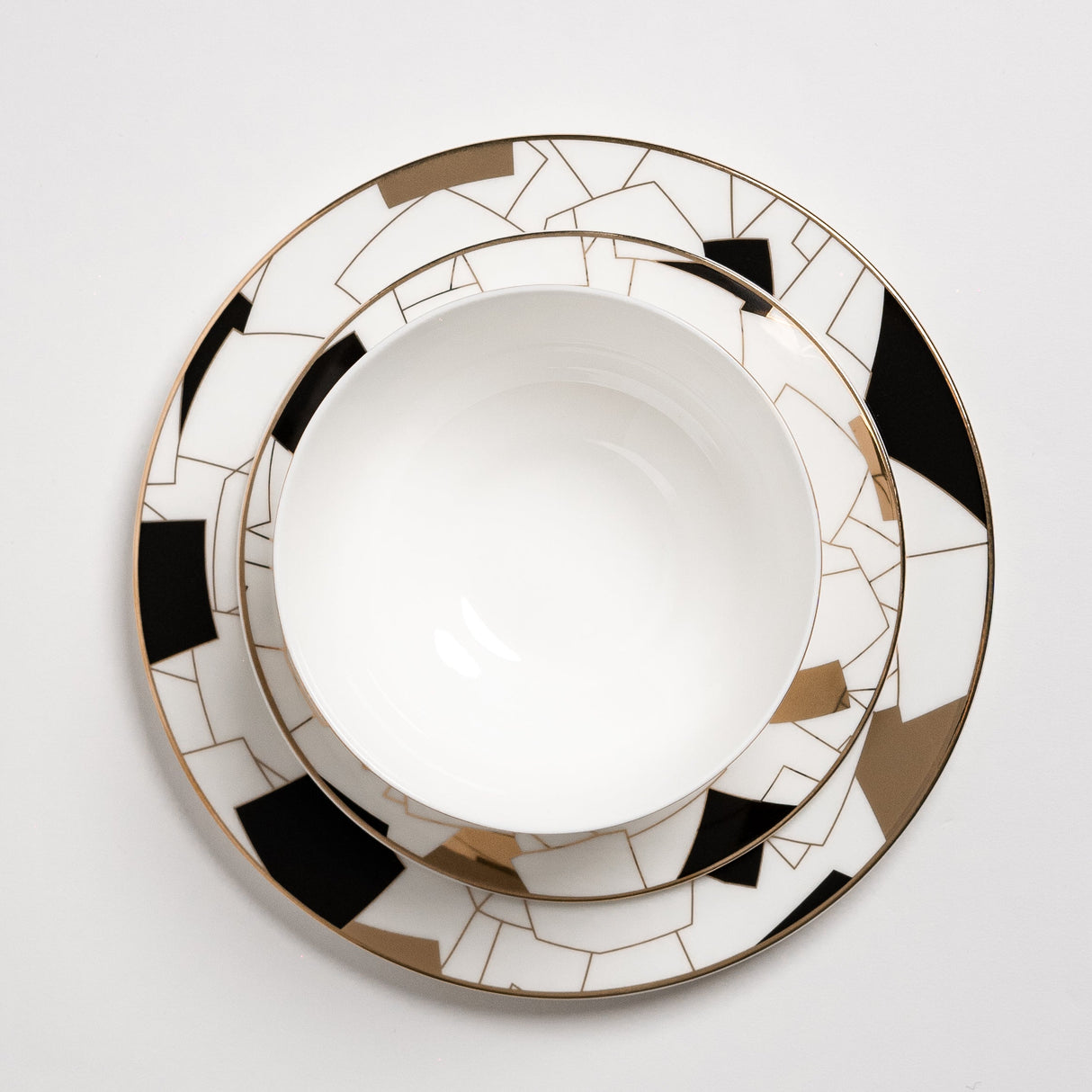 Ozarke's Aurora Black Plate Set from Ozarké
