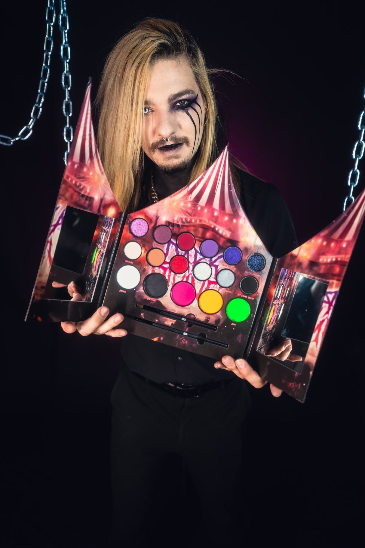 Dark Divine Artistry Palette from Curst kosmetics