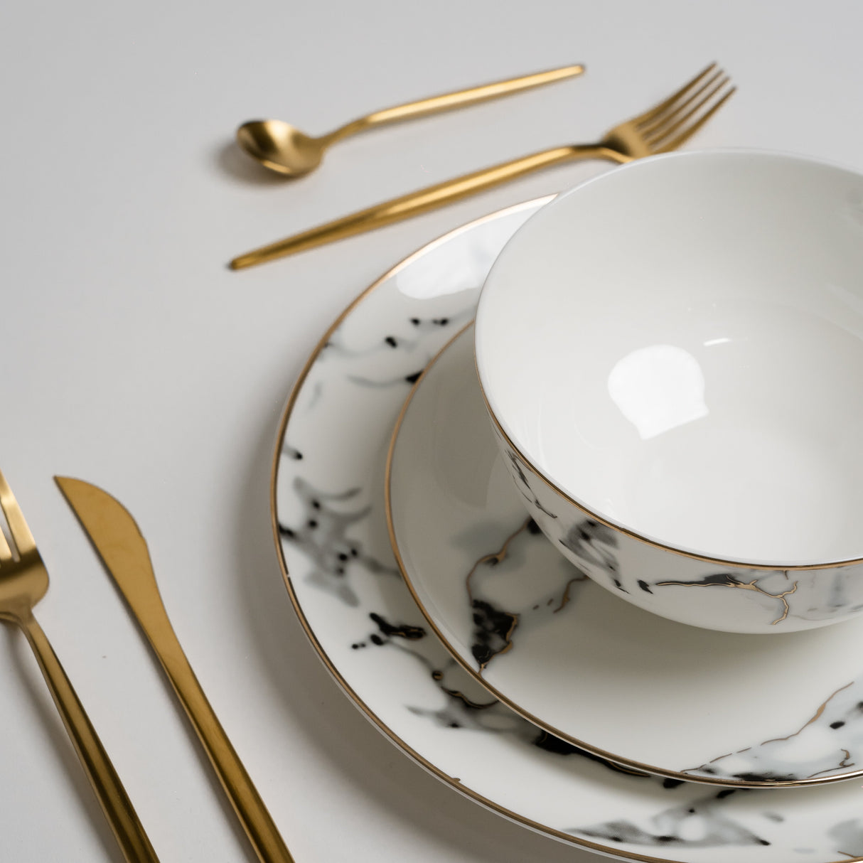 Ozarke's Alliance Grey Marble Plate Set from Ozarké
