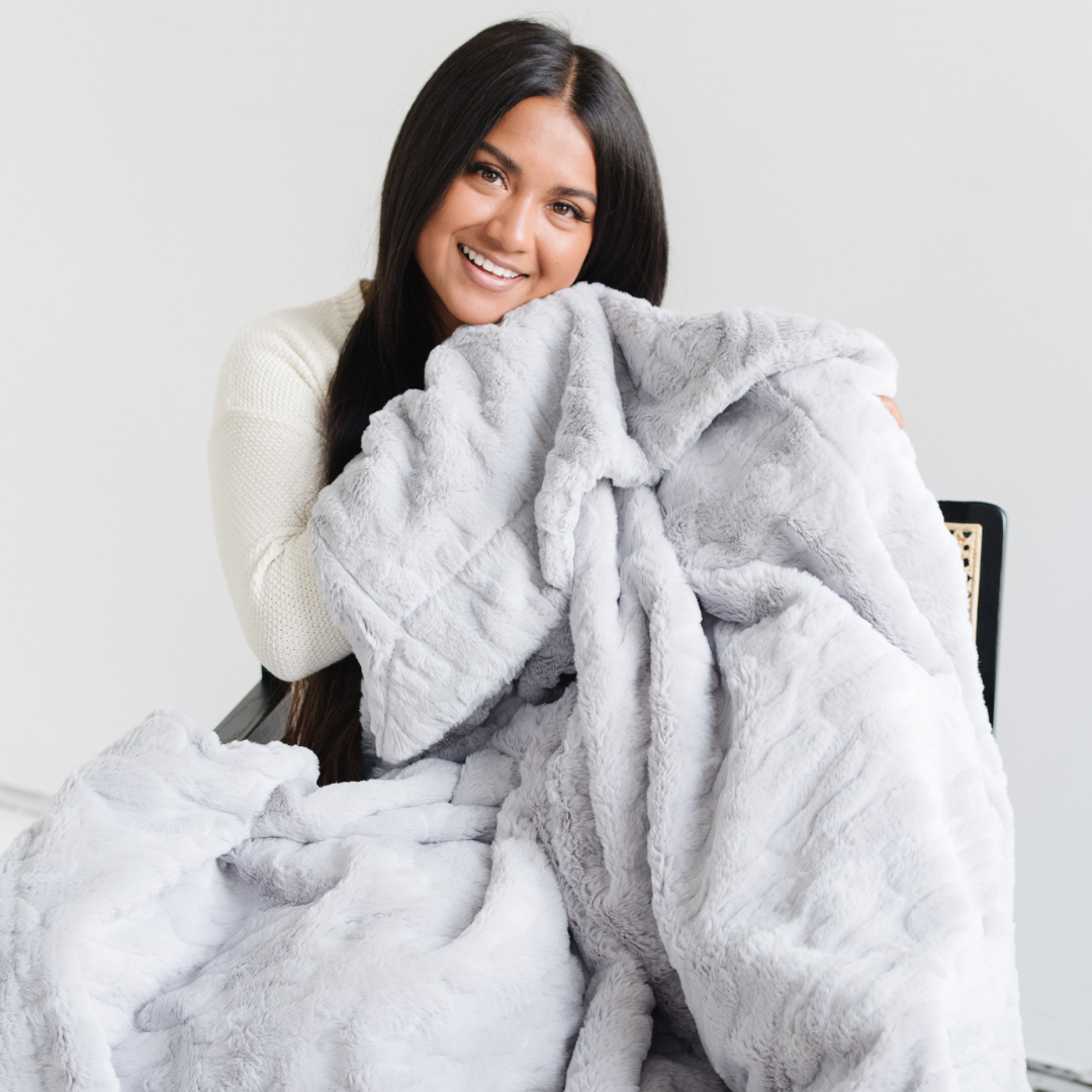 PATTERNED FAUX FUR XL THROW BLANKETS From Saranoni
