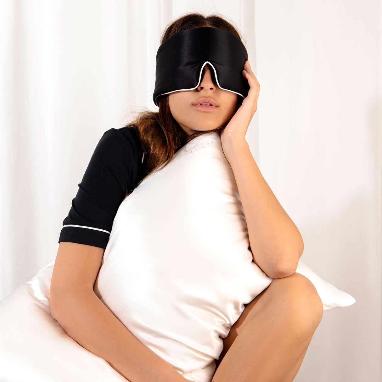 Akoya Pearl Silk Pillowcase from Drowsy