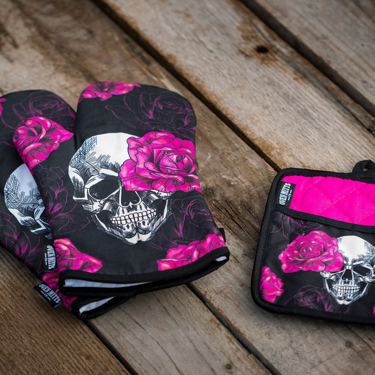 Pink Skull Rose Oven Mitts And Potholder Set From Zapps Clothing