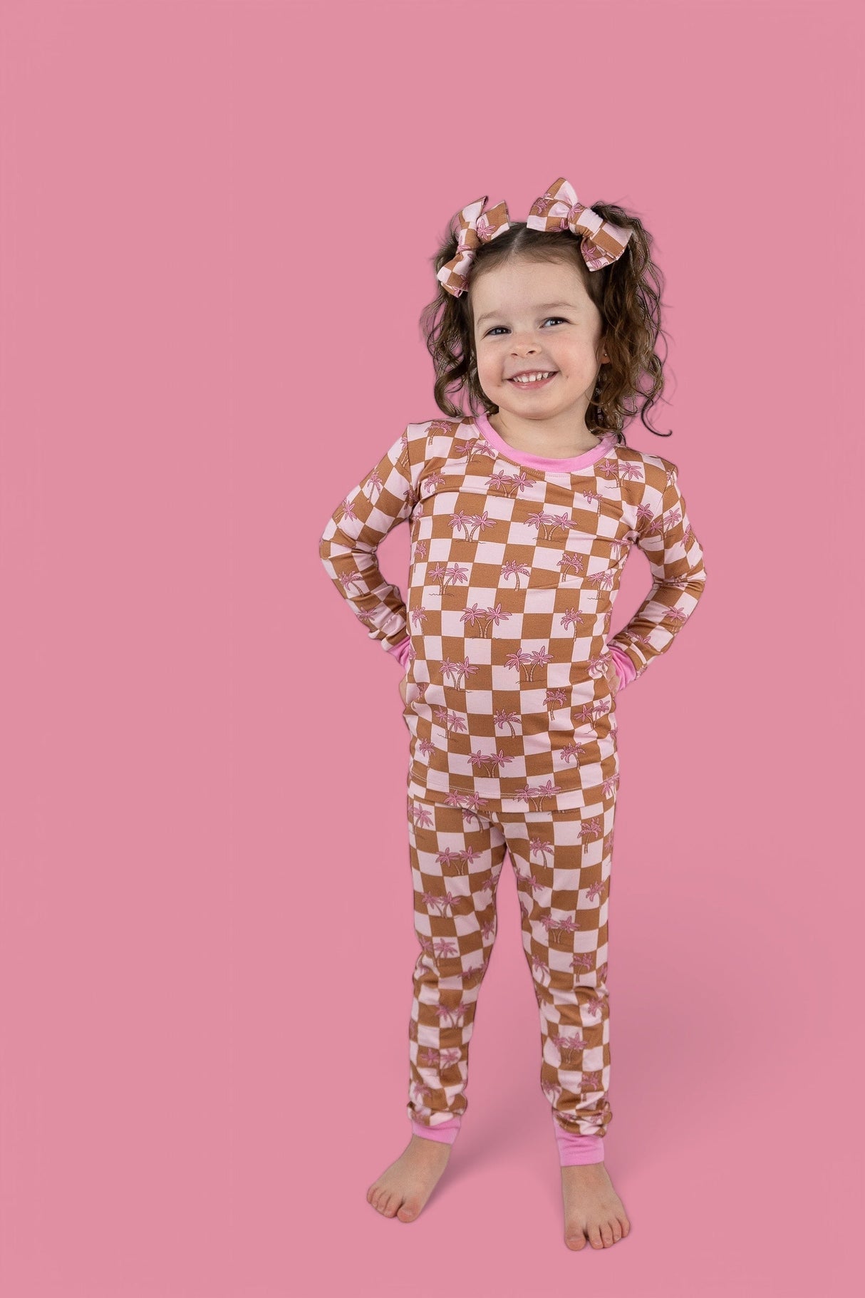 EXCLUSIVE SUNSET BEACH CHECKERS DREAM SET from DREAM BIG LITTLE CO