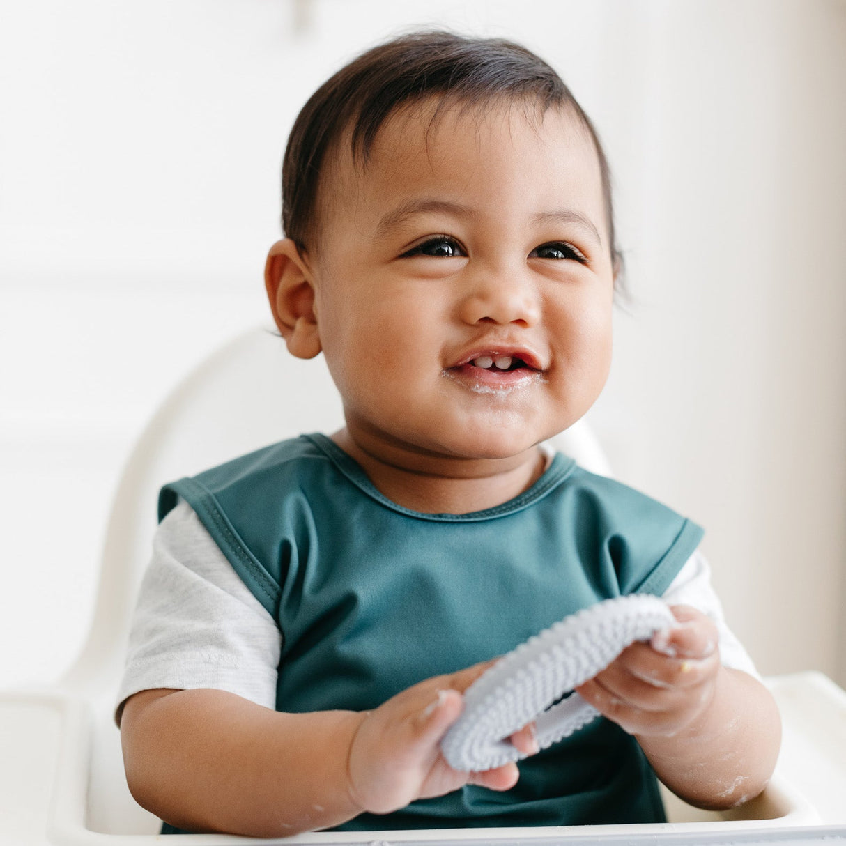 Solid Pine Minimalist Bapron from BapronBaby