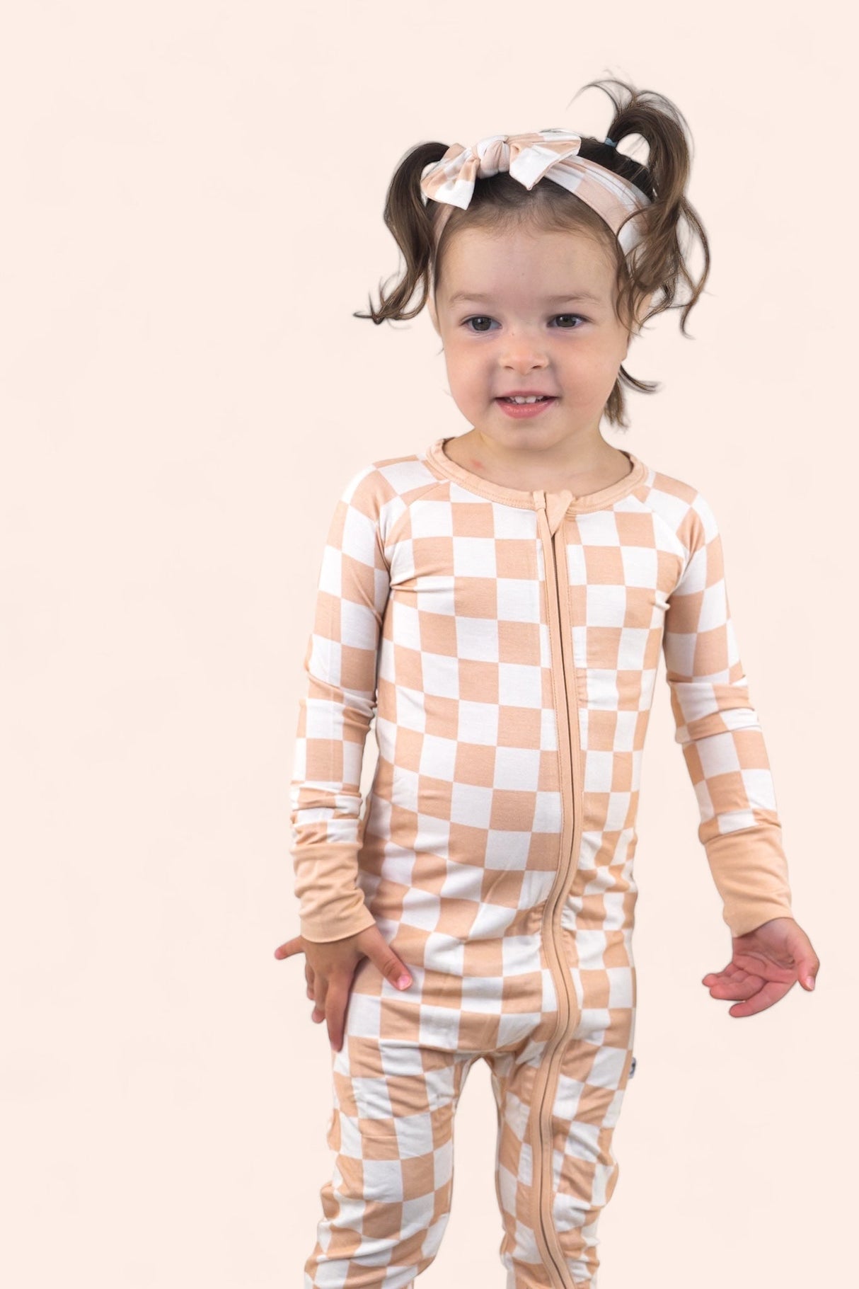 SANDY CHECKERS DREAM BOW from DREAM BIG LITTLE CO