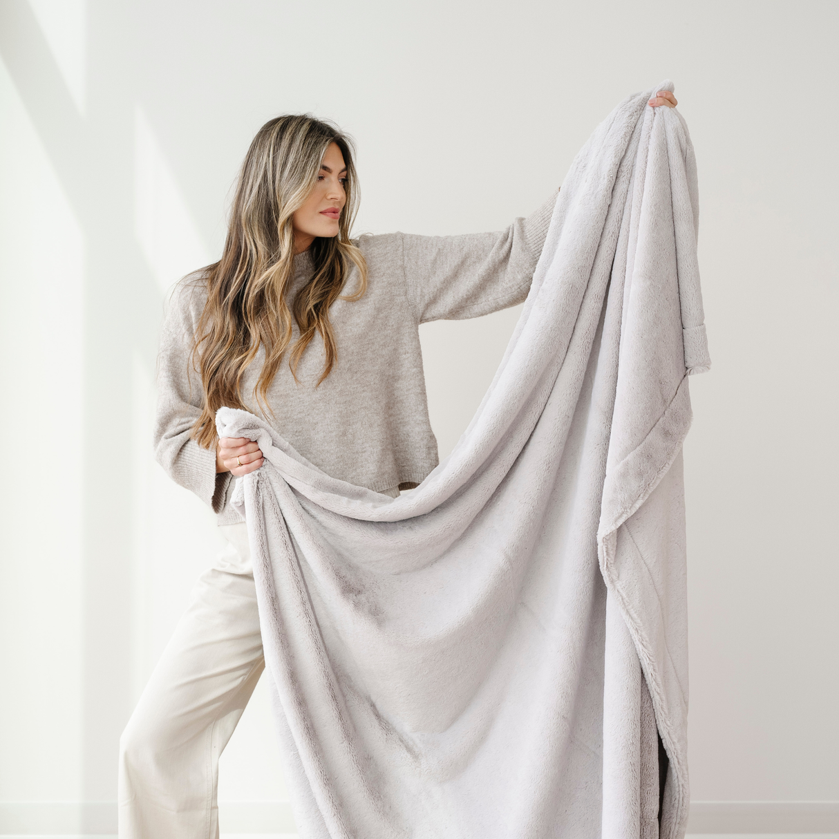 LUSH THROW BLANKETS From Saranoni