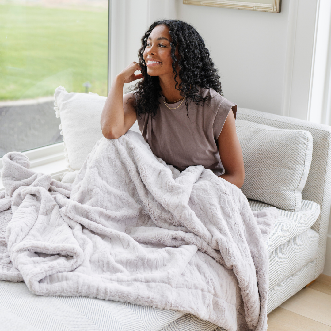 PATTERNED FAUX FUR XL THROW BLANKETS From Saranoni