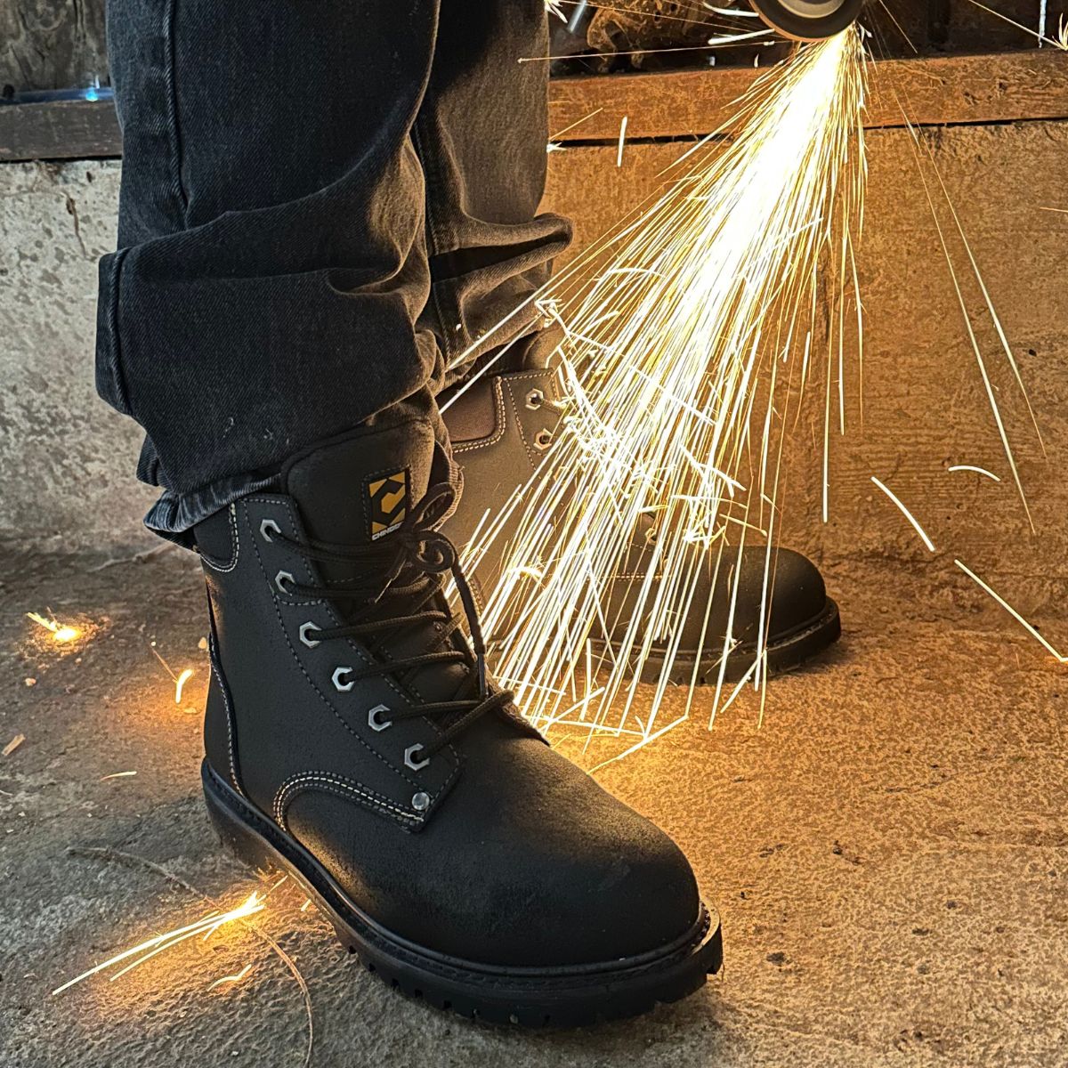 Oil Rigger 6” Steel Toe Men’s Work Boot - Black From Chinook Footwear