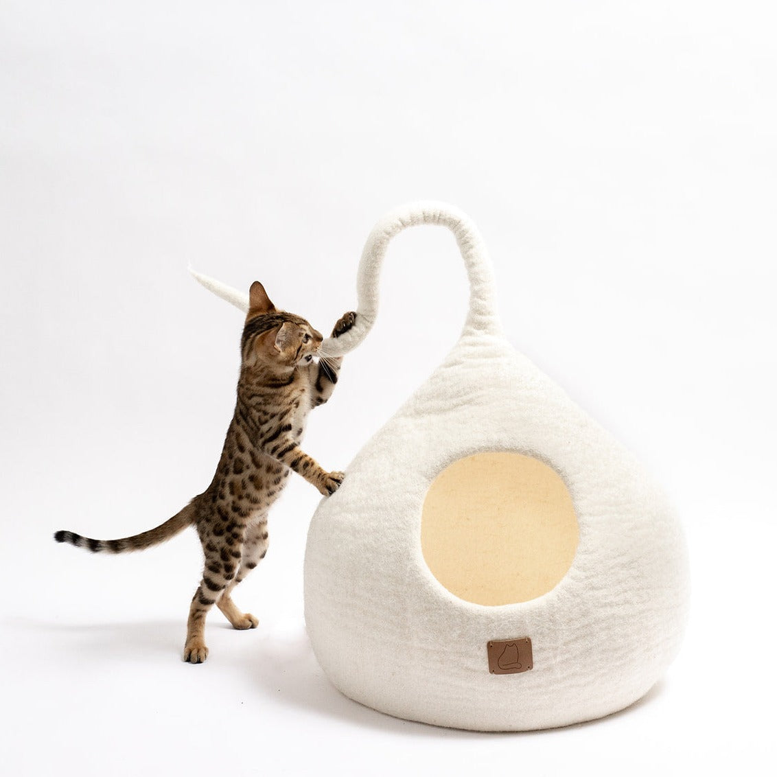 Snow White | Tail Style Cave from Fuzzy Cove