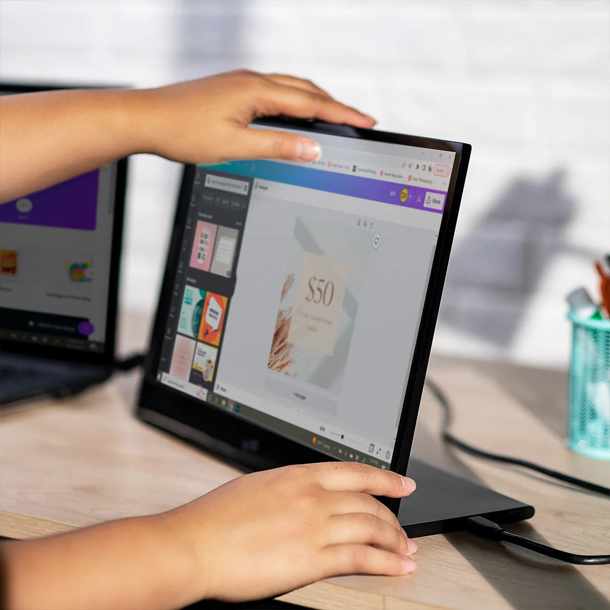 Glance 16‘’ Portable Monitor  From Mobile Pixels