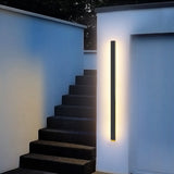 Svelte Smart Outdoor Lamp from Ozarké