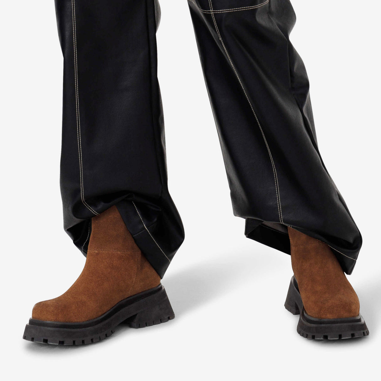 Hidro Ankle Boots From Rotunda