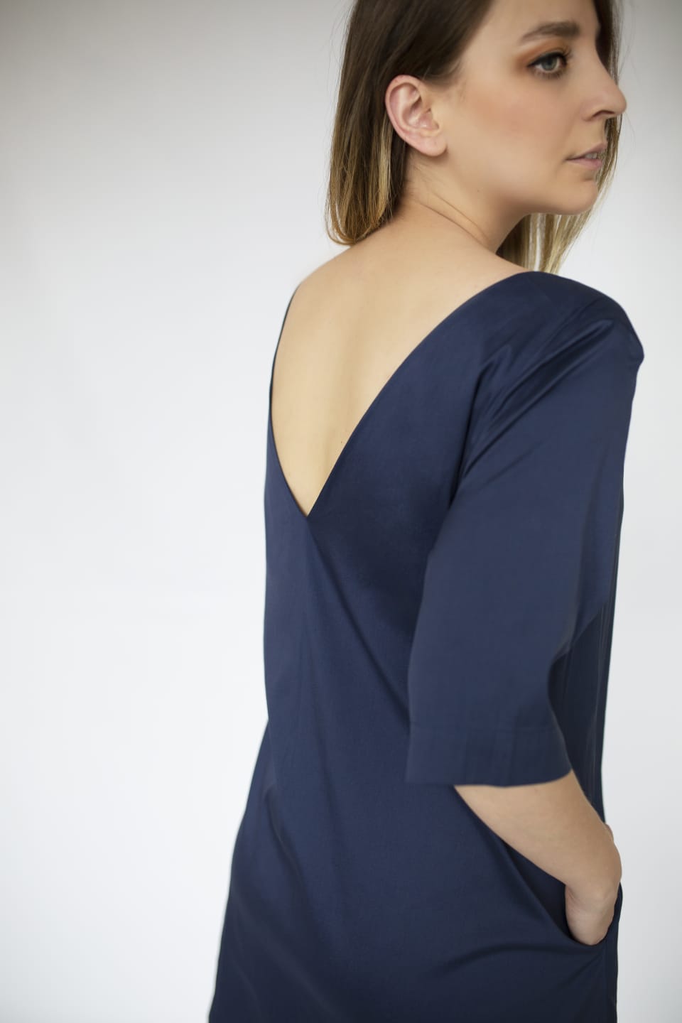 REVERSIBLE DRESS WITH A DEEP V OPENING from EBRU Home