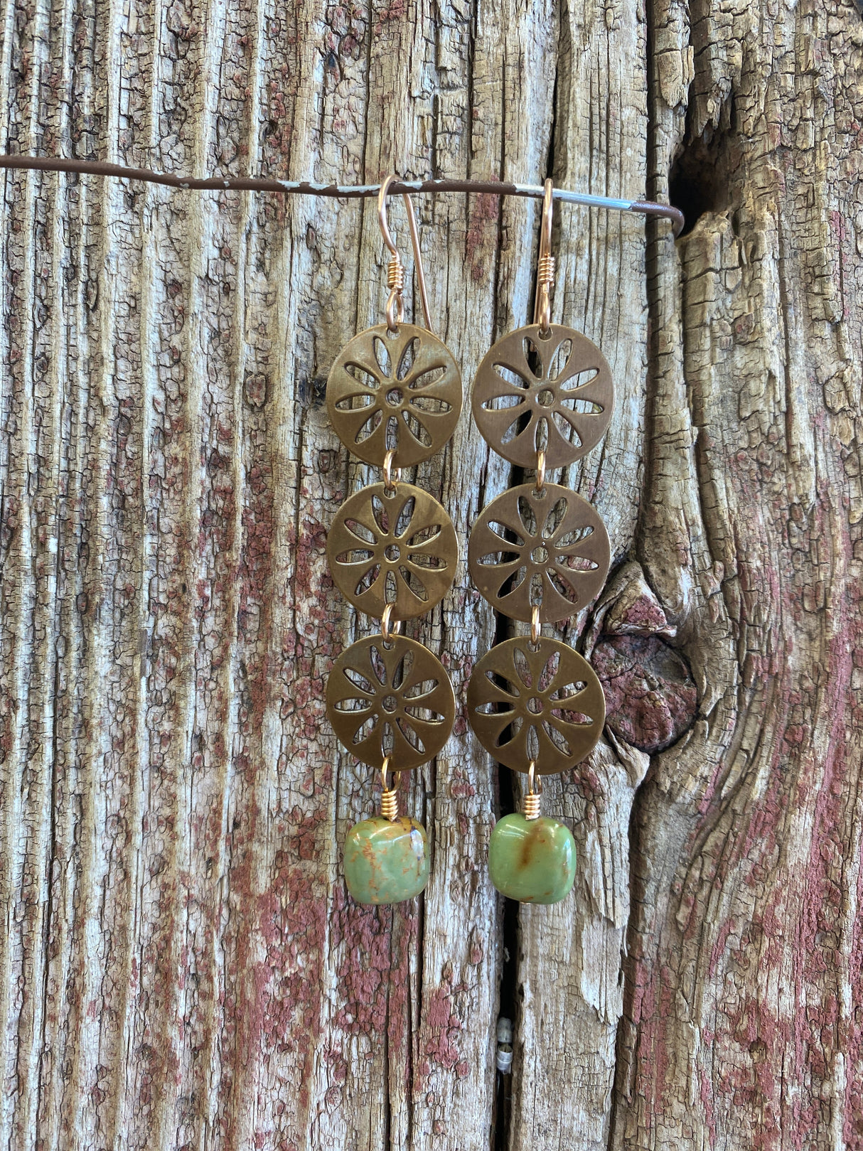 17124 3 Drop Brz Cut Out Flower Disc w/Stone Drop Earring