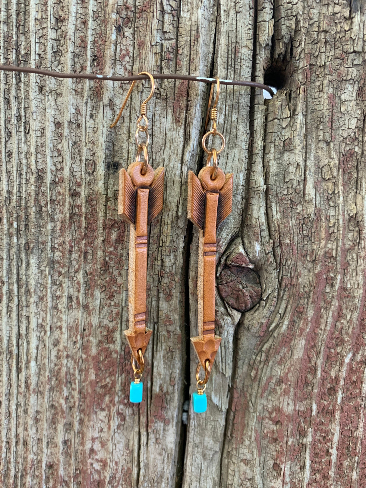14230 Lthr Arrow w/Turquoise Earrings