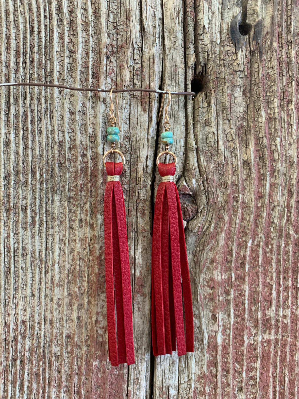 13881 Leather Tassel w/Stone Earring