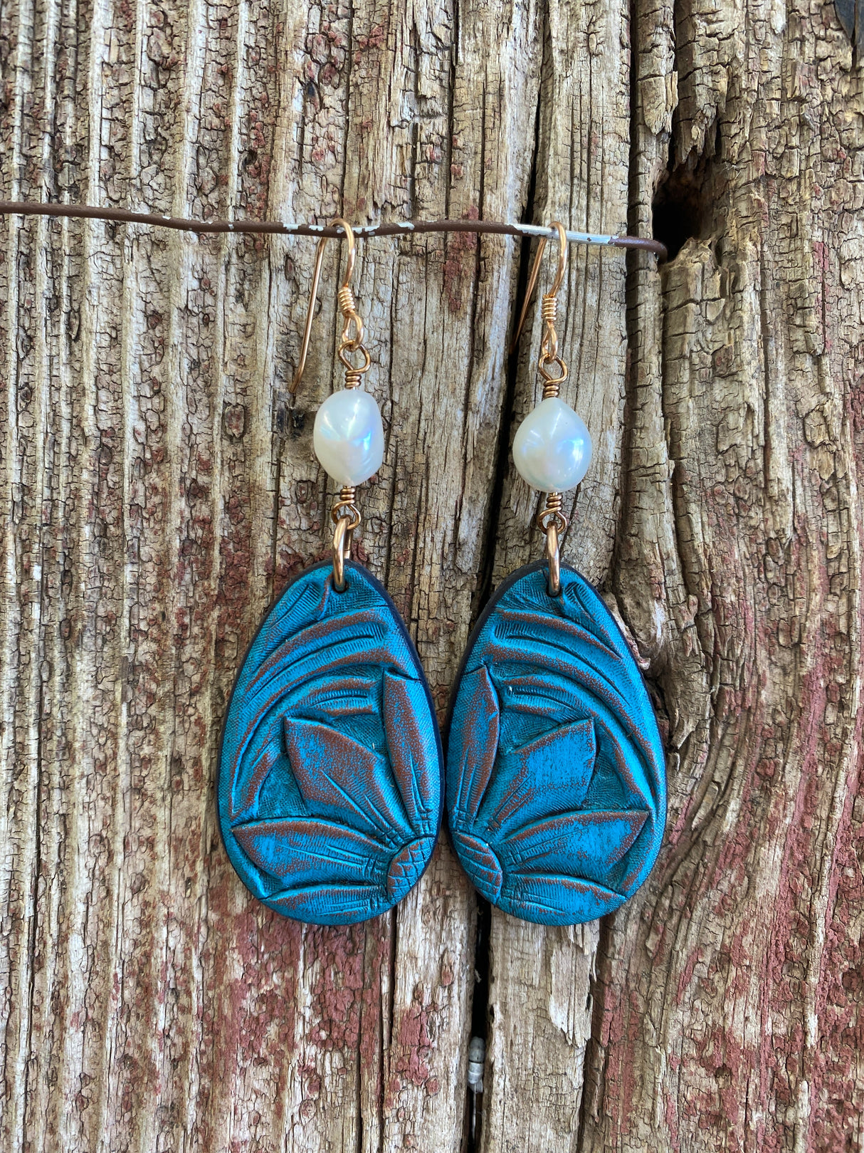 17010 Turquoise Tooled Teardrop Earring