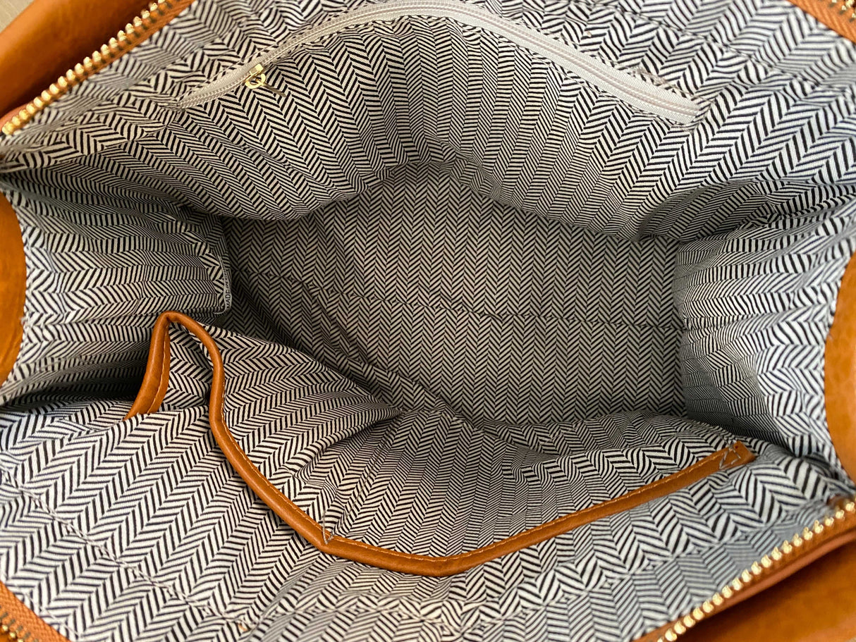 Becki Tote From Threaded Pear