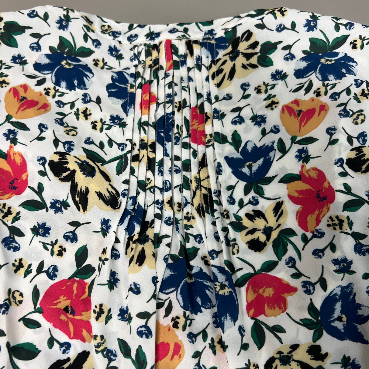 CHELSEA & THEODORE Sleeveless Blouse Women's Size M Bash Floral White 2165072 (NEW) from PayWut