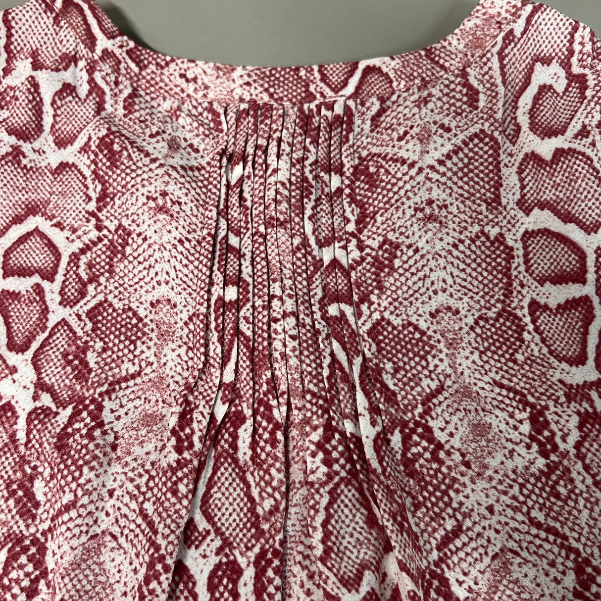 CHELSEA & THEODORE Sleeveless Blouse Women's Size L Pink Python 2165072 (NEW) from PayWut
