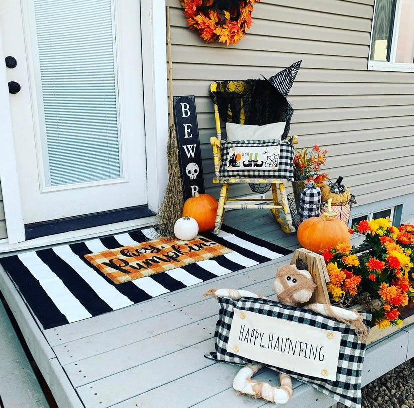GIFT GUIDE:  FOR THOSE THAT ARE HARD TO BUY FOR!  SEASONAL SET: Buffalo Check Gingham Pillow (comes w/ foam insert & these 4 panels in back pocket)  SUNFLOWERS, SNOWMAN SCARVES, BE MY VALENTINE, SUMMER VINTAGE CAMPER From PillowPanels