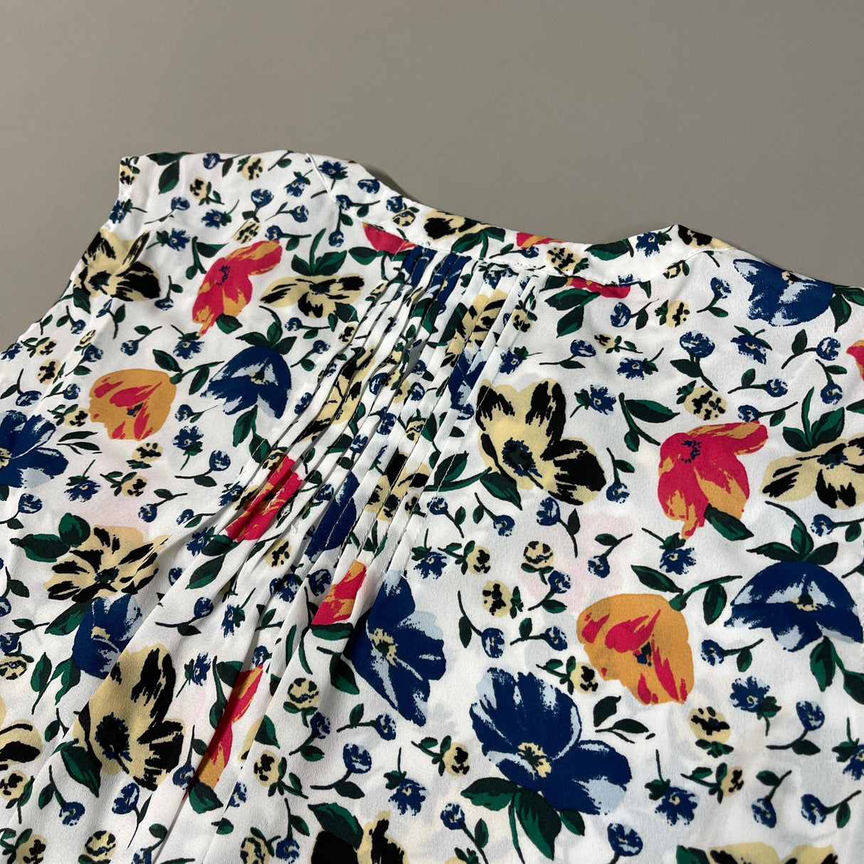 CHELSEA & THEODORE Sleeveless Blouse Women's Size S Bash Floral White 2165072 (NEW) from PayWut