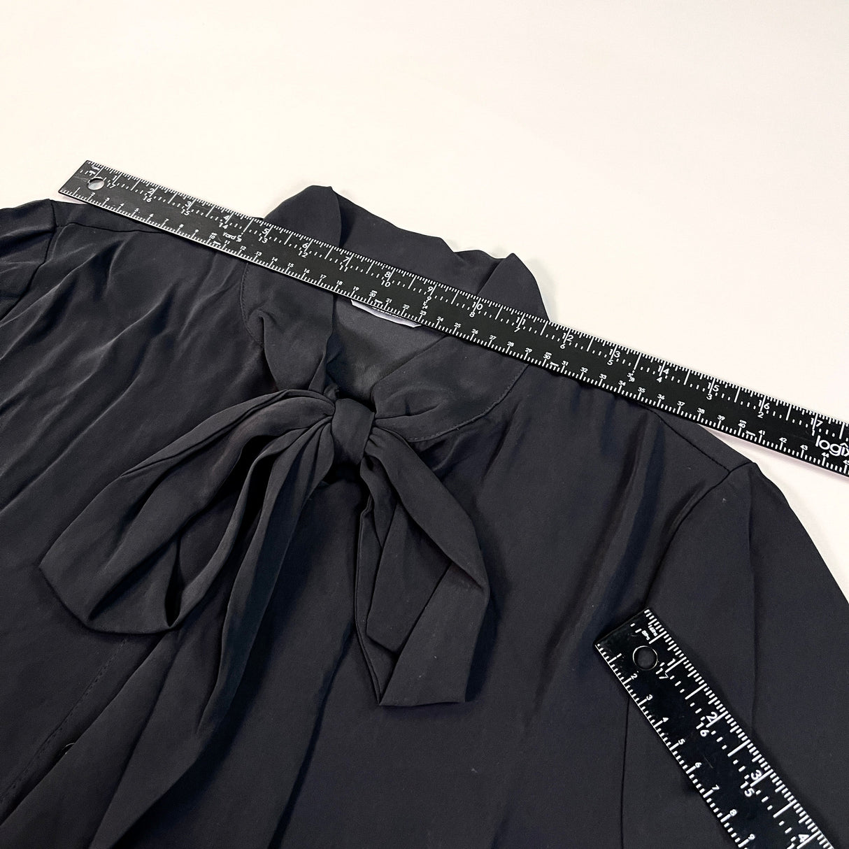 MARTHA STEWART Woven Front Button Blouse Top Tie Neck Women's Sz M Black (New) from PayWut