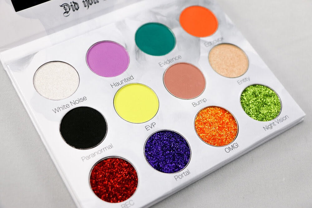 The PARANORMAL Eyeshadow Palette from Curst kosmetics